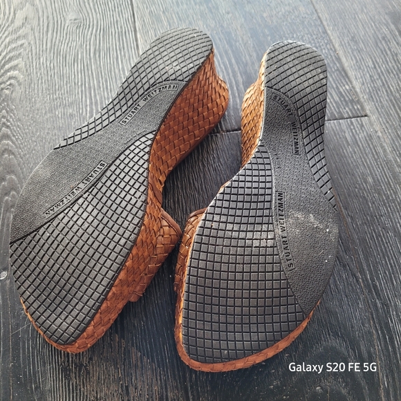 STUART WEITZMAN Designer size 7 leather cognac colored sandals. - Picture 6 of 16